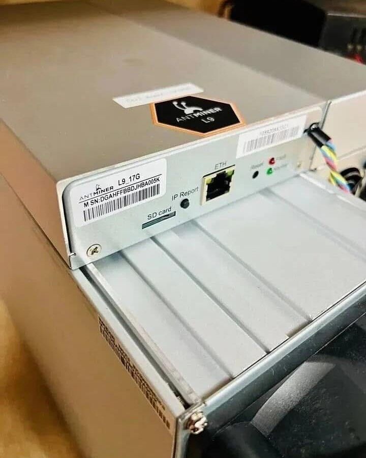 Bitmain Antminer l9 (17GH)