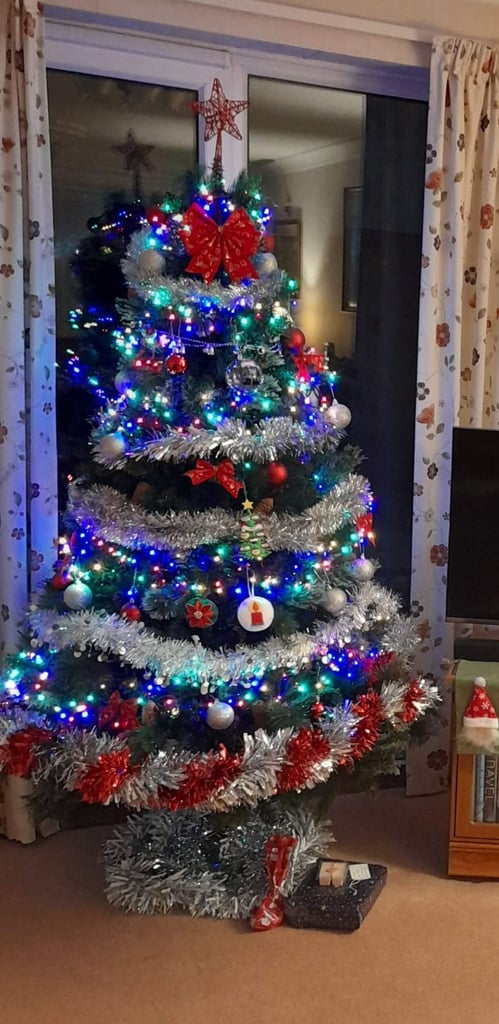 6' Artificial Christmas tree 