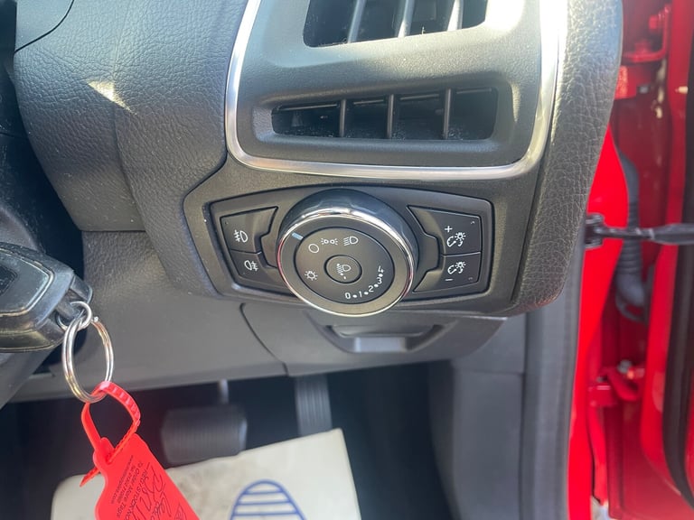 2013 Ford Focus 1.6 125 Zetec 5dr Powershift Petrol