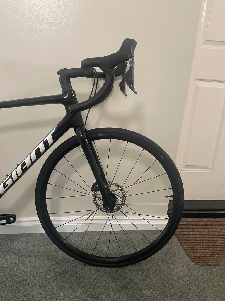 As new Giant Advanced TCR 0 Disc Ultegra DI2 Full Carbon Road Bike