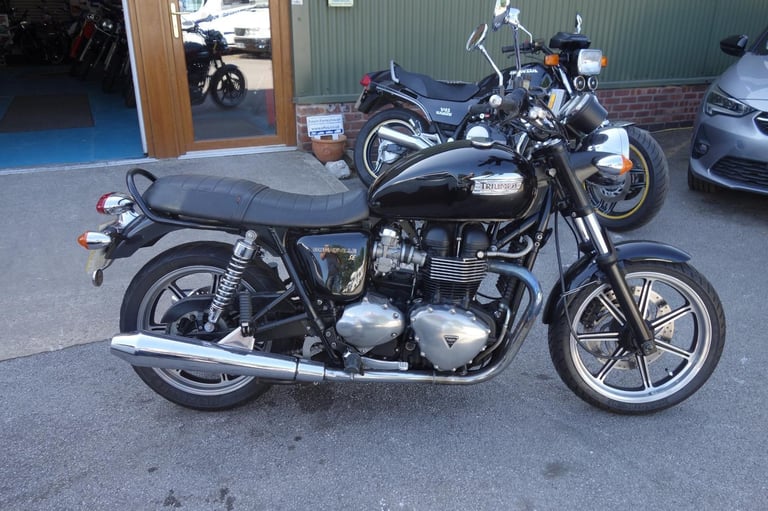 Triumph Bonneville BONNEVILLE 865 SE 2009/09