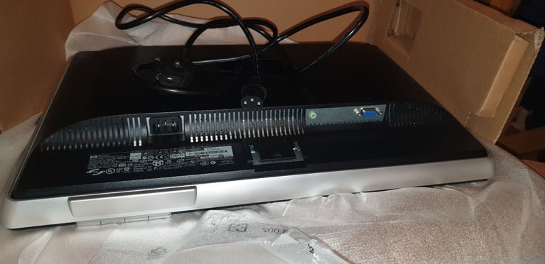 image for 20 inch Lcd monitor with built in speakers