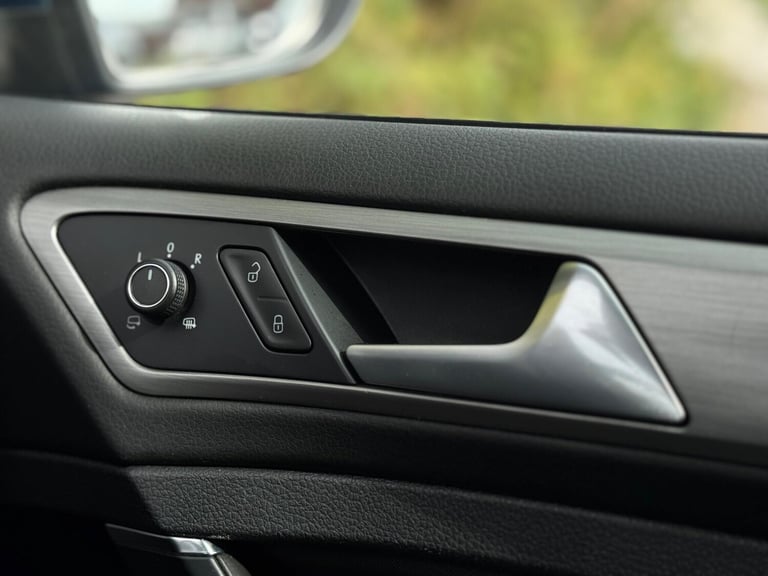 2015 Volkswagen Golf 1.6 TDI BlueMotion Tech Match DSG Euro 5 (s/s) 5dr HATCHBACK Diesel Automatic