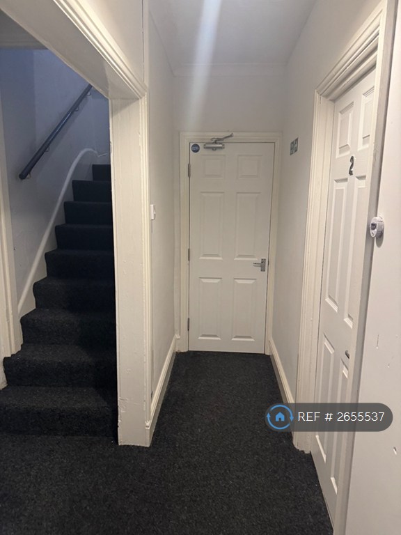 image for 1 bedroom in The Crescent, Woodlands, Doncaster, DN6 (#2655537)