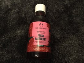 The Body Shop Fresh Raspberry Shower Gel, 250ml, New. 