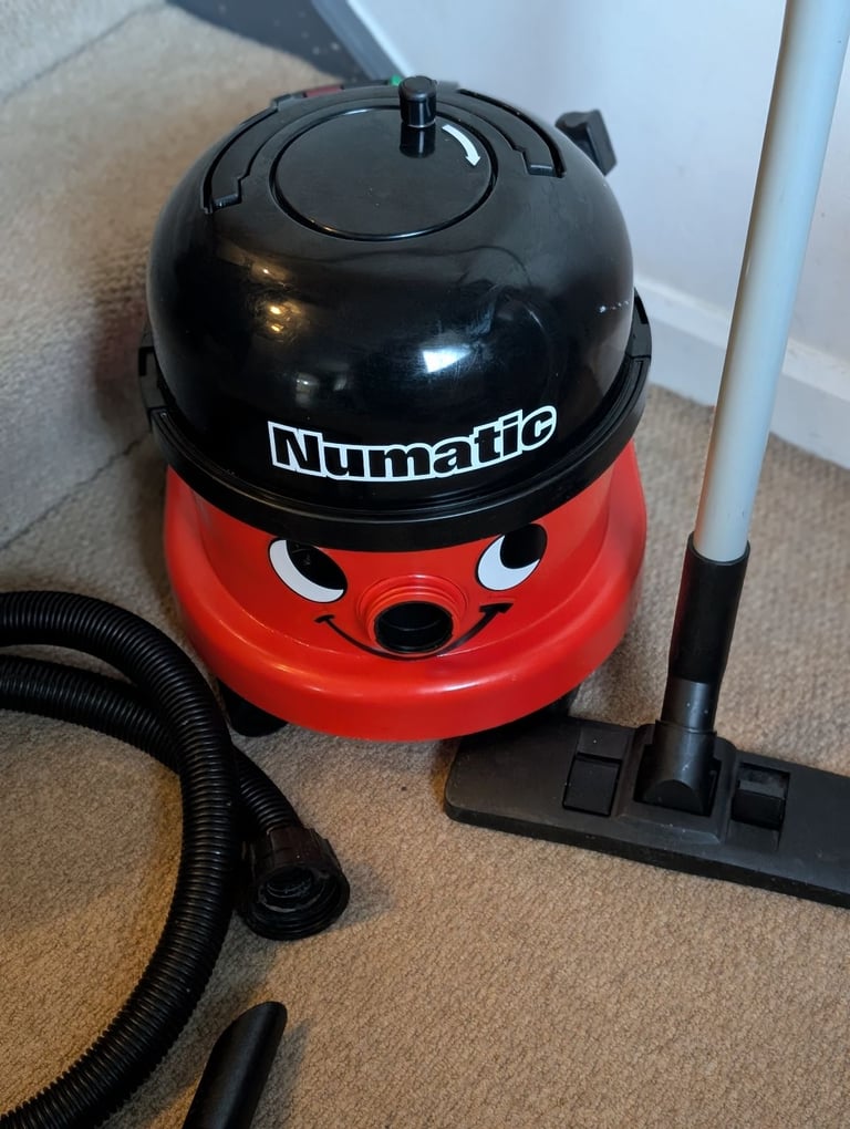 Numatic   Henry hoover vacuum cleaner VGC as new 