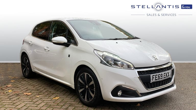 image for 2019 Peugeot 208 1.2 PureTech Tech Edition Hatchback 5dr Petrol Manual Euro 6 (s/s) (82 ps) Hatch...