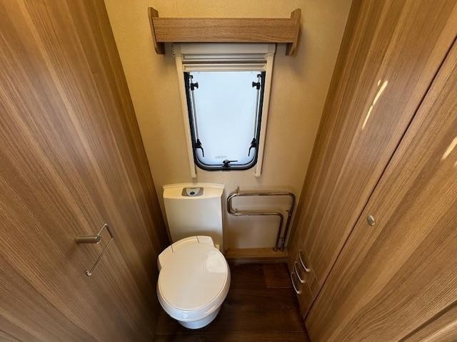2012 STERLING DIAMOND ELITE COMPACT TOURING CARAVAN