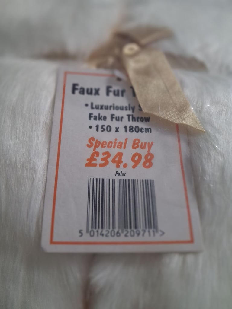 New faux fur throw 