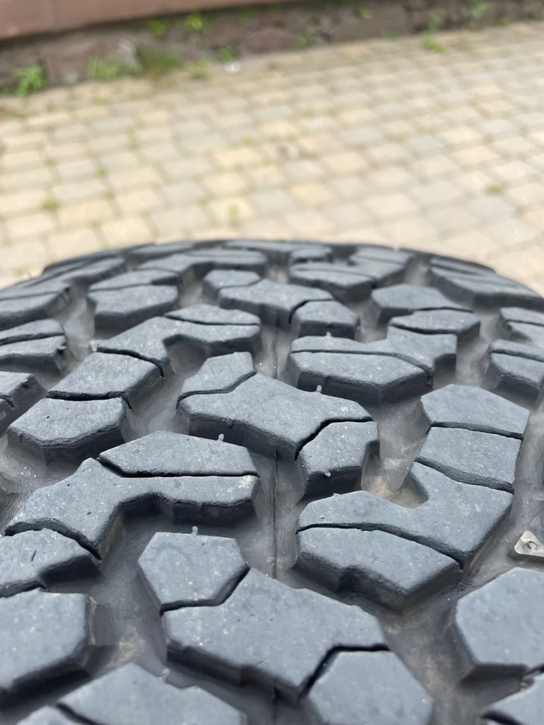 BF GOODRICH All Terrain KO2 265/65r18 Tyre x 2 9mm tread!