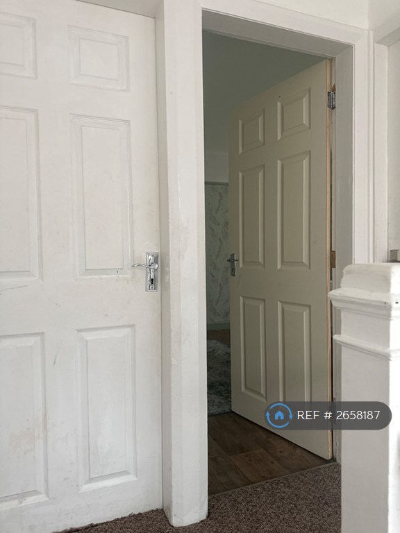 1 bedroom in Cypress Road, M308jx, M30 (#2658187)