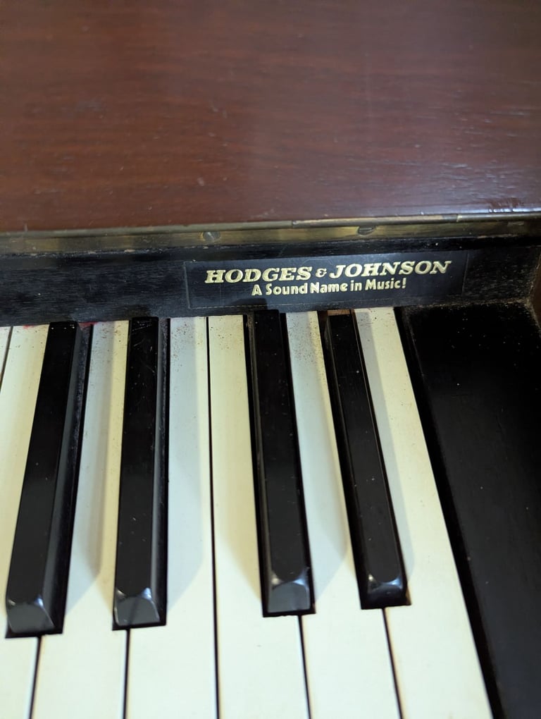 Upright Piano - FREE - Fishponds 