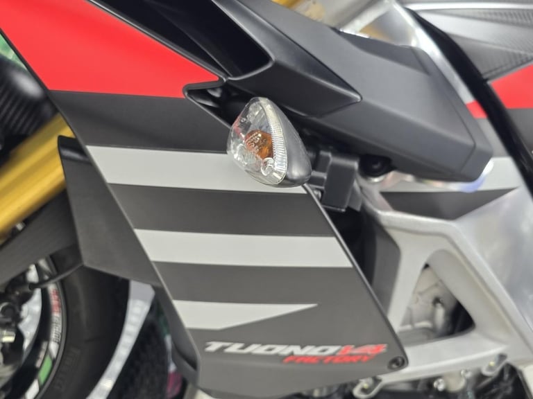 APRILIA TUONO V4 1100 FACTORY
