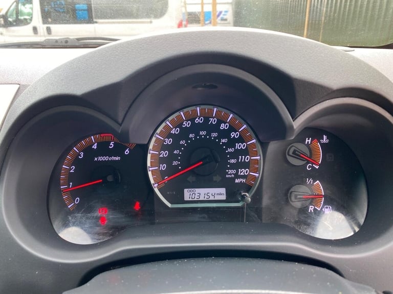 2013 Toyota Hilux Invincible D/Cab Pick Up 3.0 D-4D 4WD 171 PICK UP DIESEL Manual