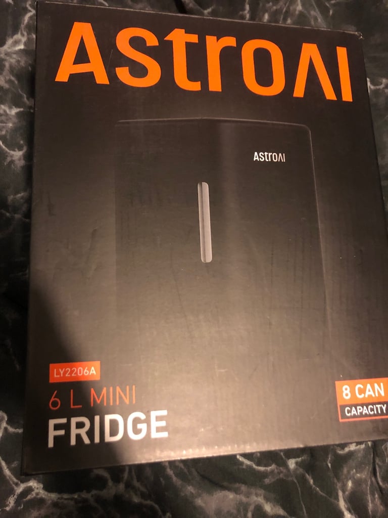 image for 6L mini fridge