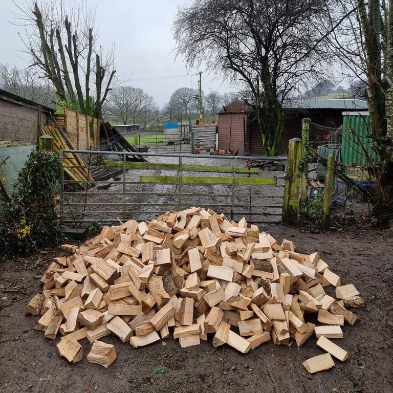 KILN DRIED HARDWOOD LOGS