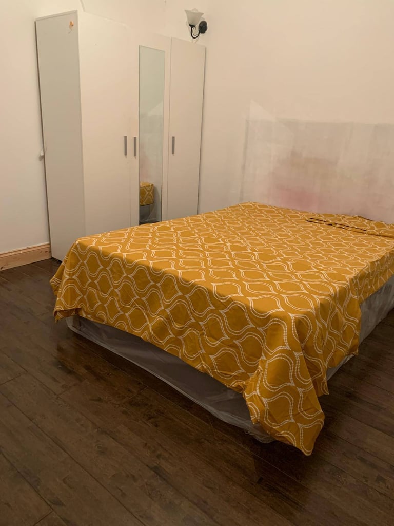 Seperate & Spacious Studio for Rent – IG2 7DL