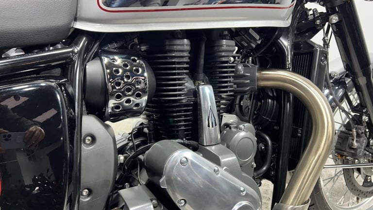 BSA Gold Star 650 2024 only 324 miles retro bike with a twist 650cc single