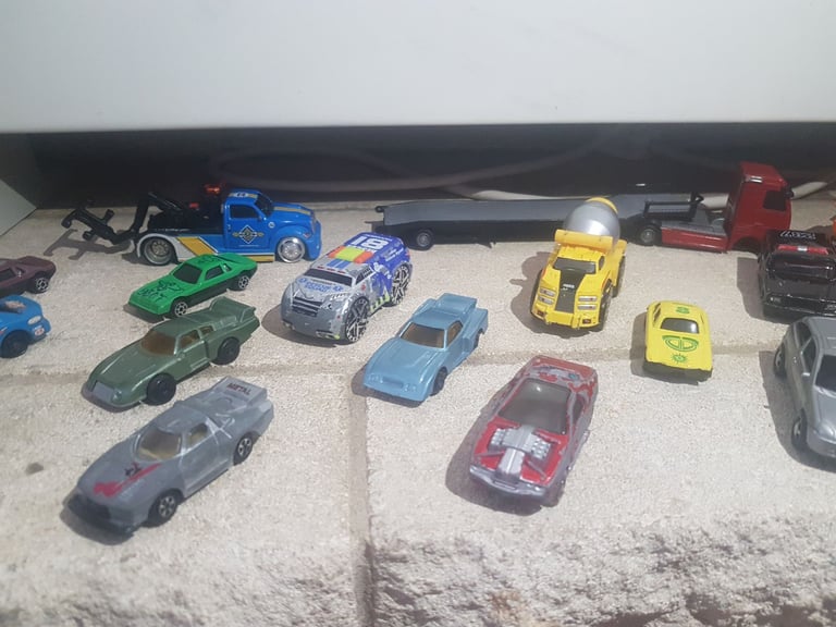 MATCHBOX TOY CARS 