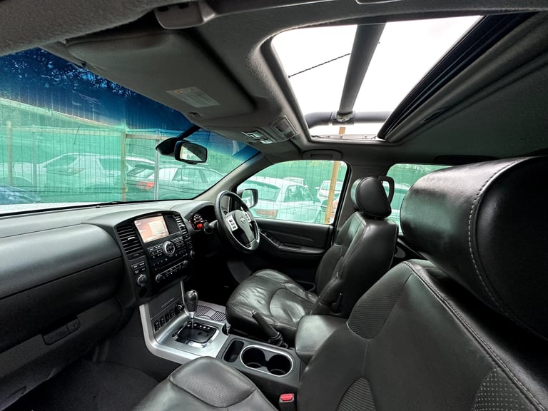 2013 Nissan Navara 3.0 dCi V6 Outlaw 4WD Diesel 4-Door Diesel