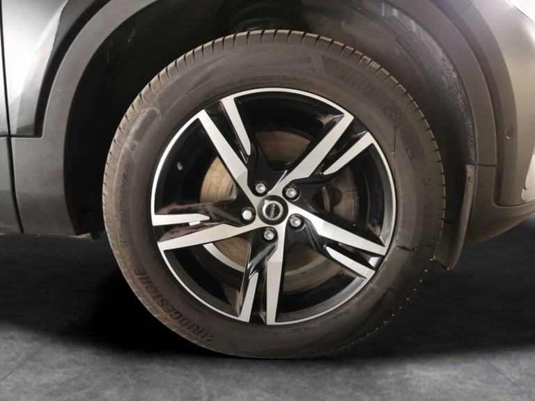 2022 Volvo XC40 2.0 B3P Plus Dark 5dr Auto ESTATE PETROL Automatic