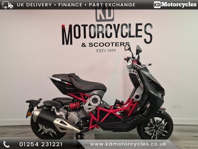 Italjet Dragster 125cc Learner Legal Sports Scooter MASSIVE SAVING