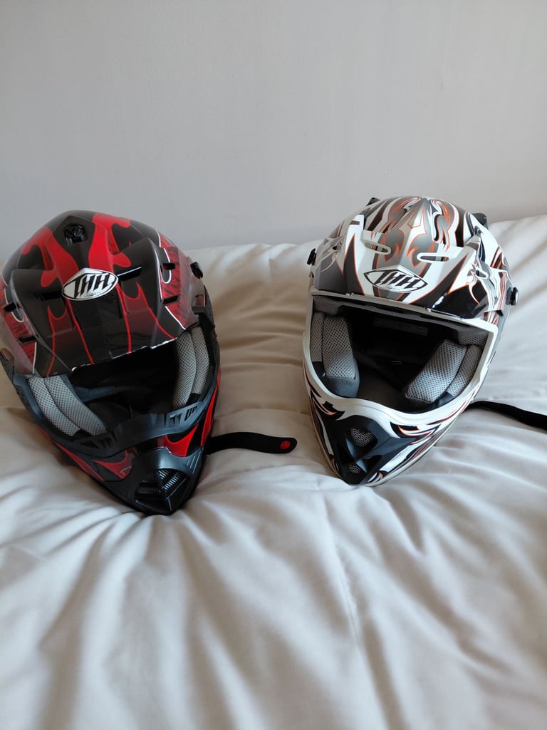 2 crash helmets