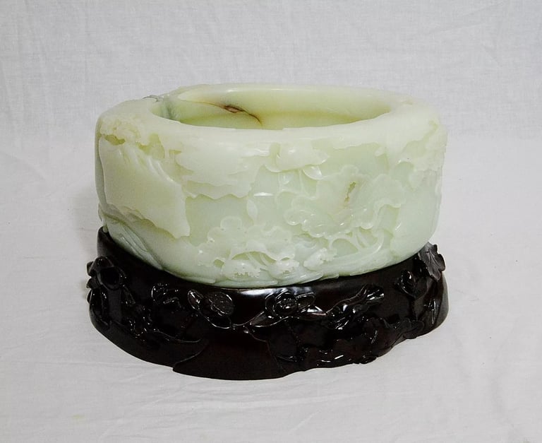 Large Well Hand Carved Chinese He-Tian White Jade Brush Washer