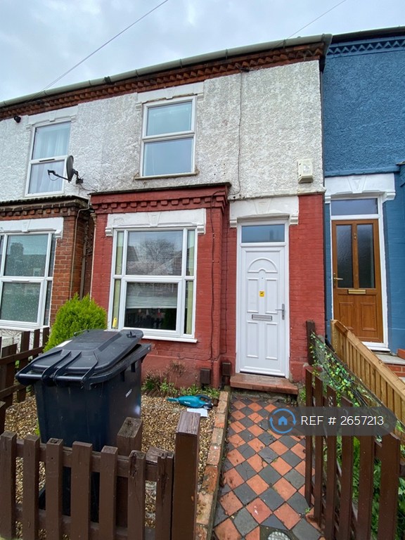 1 bedroom flat in Silver Road, Norwich, NR3 (1 bed) (#2657213)