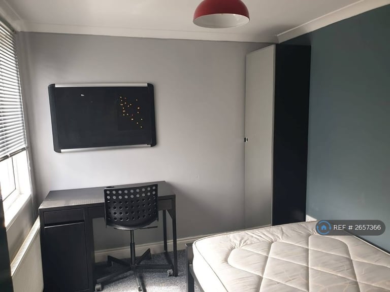 10 bedroom house in Erleigh Road, Reading, RG1 (10 bed) (#2657366)