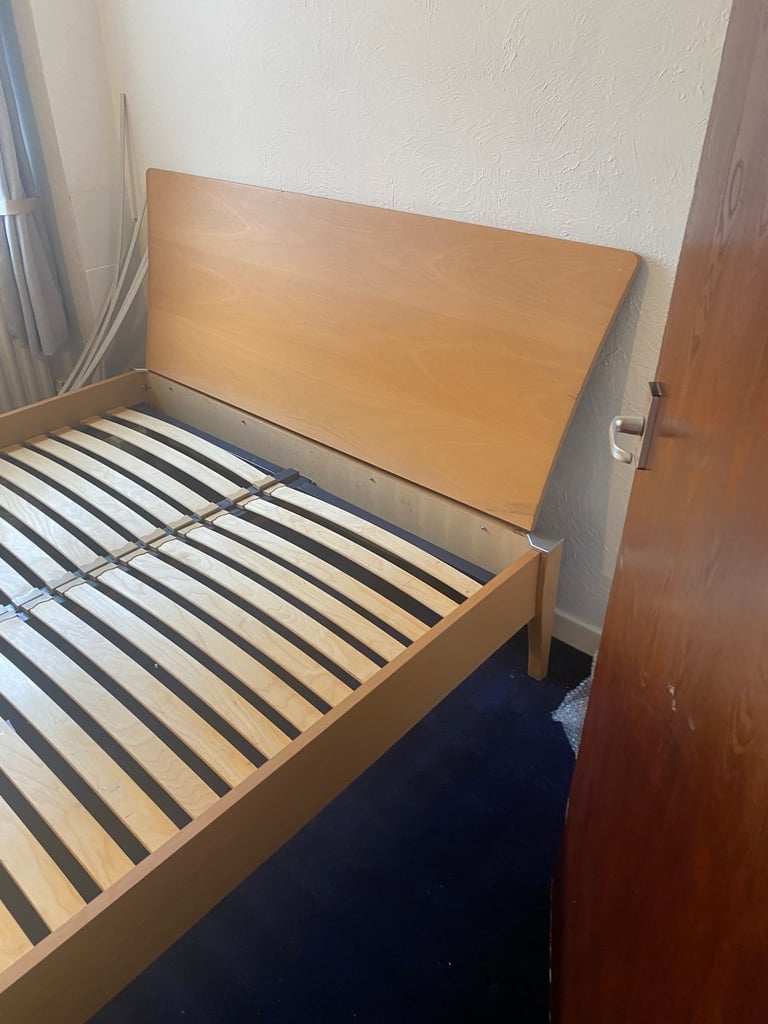 King size bed 