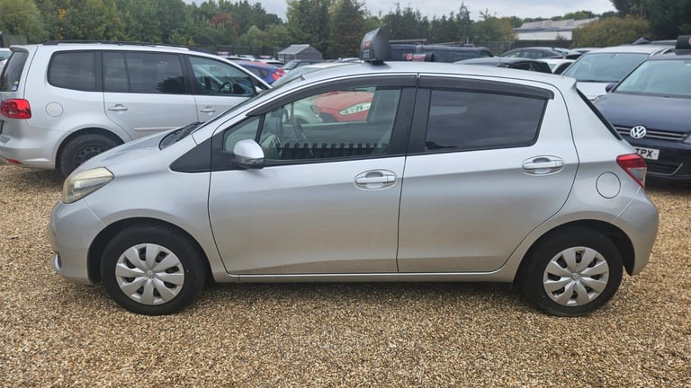 2012 Toyota yaris automatic 1.3 petrol