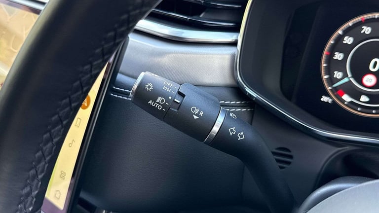  Jaguar F-Pace 2.0 P400e R-Dynamic SE 5dr Auto AWD Estate Plug-In Hy Automatic