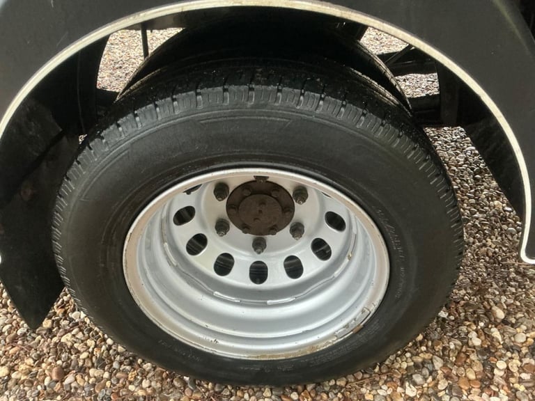 2022 Ford Transit 2.0 350 EcoBlue HD Leader DROPSIDE Cab 2dr Diesel Manual RWD L4 Euro 6 (s/s DRO...