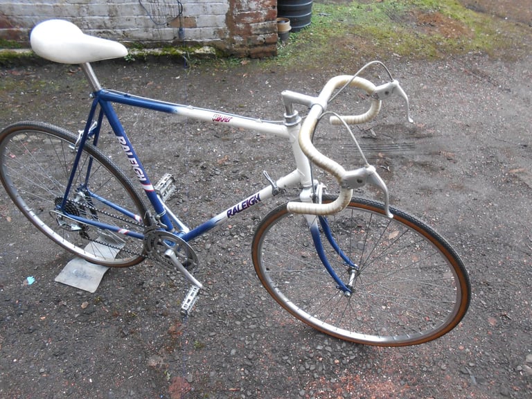 RALEIGH WINNER 10 SPEED ROAD RACING BIKE, RETRO RACER. 1980's.