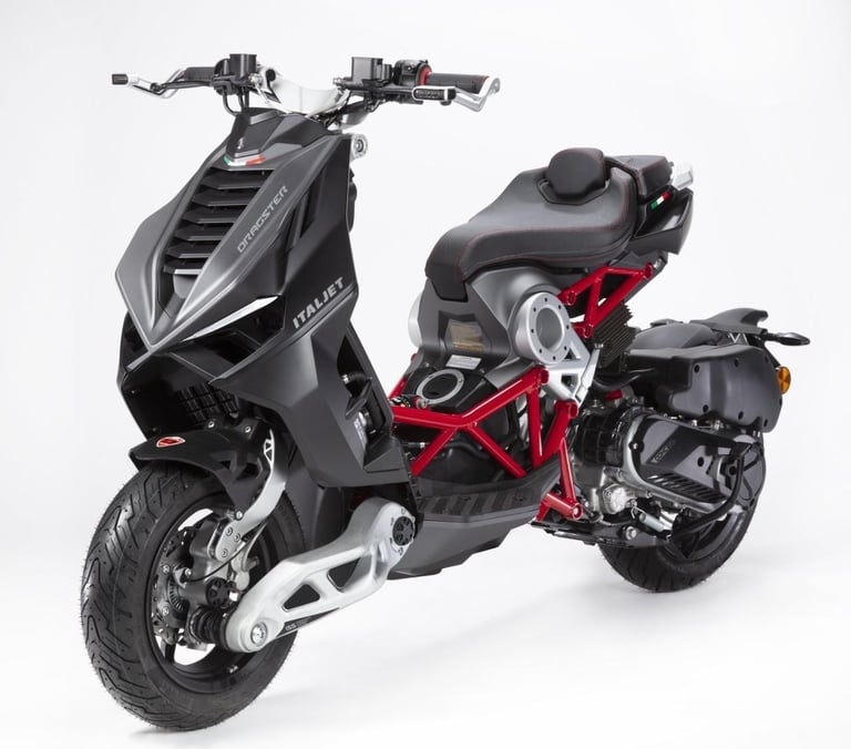 ItalJet Dragster 200cc Naked Sports Automatic Scooter Was £5299 Now £3699