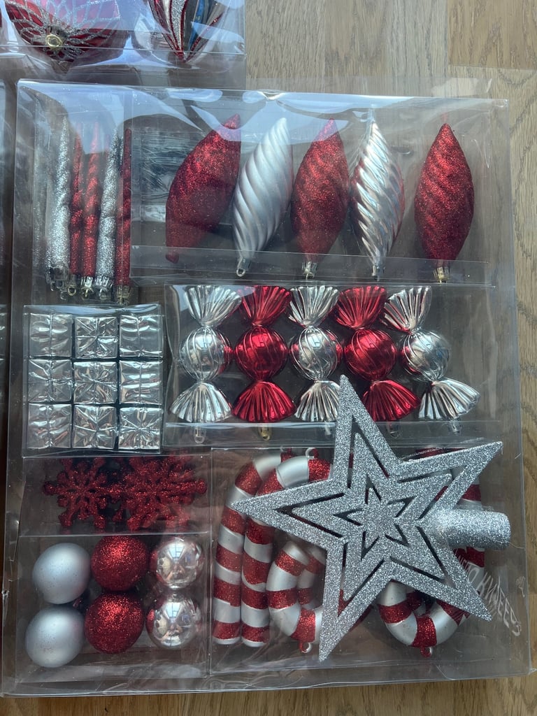 Christmas Tree (6ft), Decorations & storage - brand new never used RRP £200