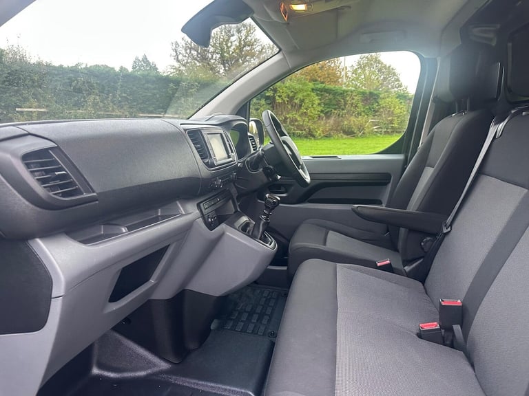 2022 Vauxhall Vivaro 2700 1.5d 100PS Dynamic H1 Van PANEL VAN DIESEL Manual