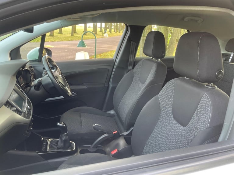 2018 Vauxhall Crossland X 1.2 SE Euro 6 5dr HATCHBACK Petrol Manual