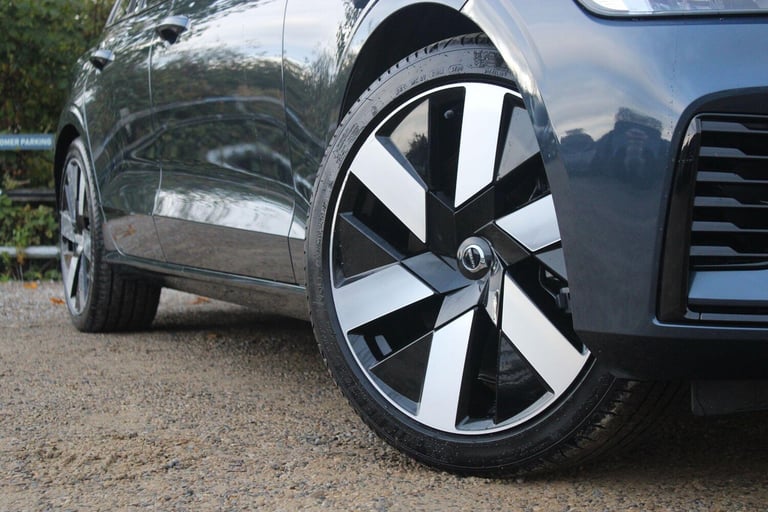 2025 Volvo V60 2.0 T6 18.8kWh Plus Auto AWD Euro 6 (s/s) 5dr ESTATE Petrol/Electric Hybrid Automatic