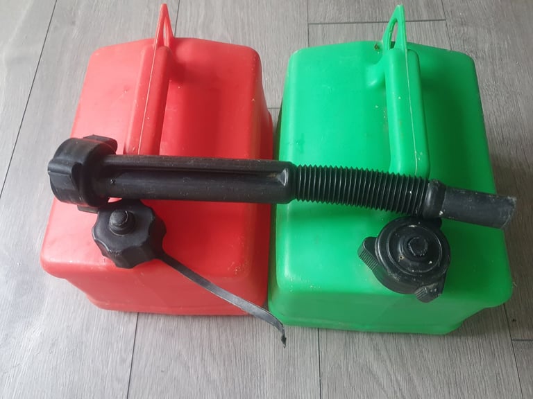 5L Plastic Jerry cans Qty 2