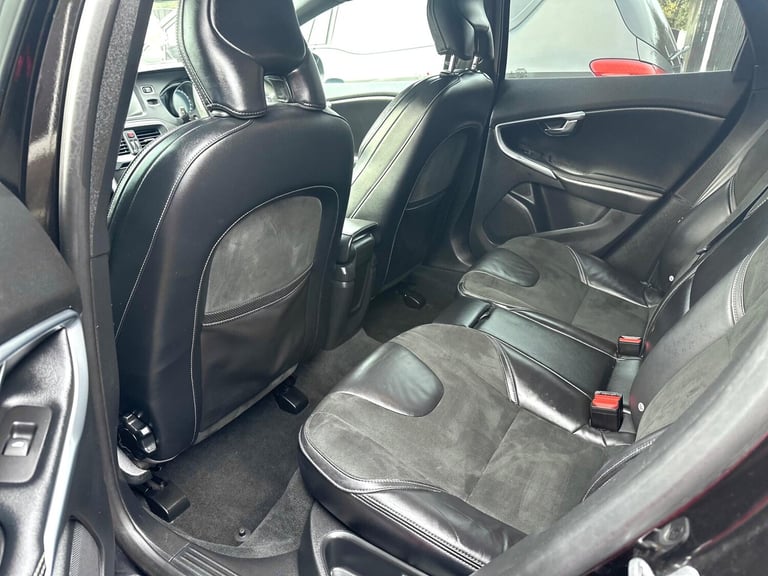 2015 Volvo V40 2.0 T2 R-Design Euro 6 (s/s) 5dr HATCHBACK Petrol Manual