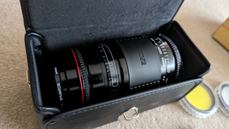 Sigma Zoom AF-APO 70-210mm f/3.5-4.5 lens