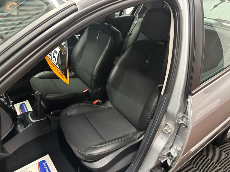 2012 Renault Clio 1.2 16V Dynamique TomTom 5dr HATCHBACK Petrol Manual