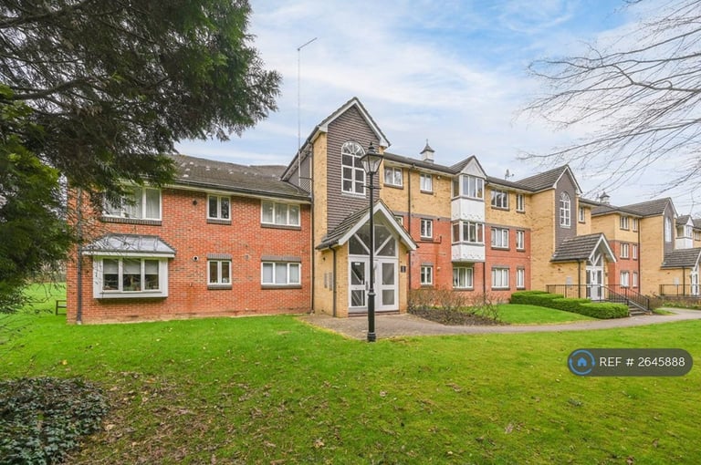 image for 2 bedroom flat in Cherry Court, Pinner, HA5 (2 bed) (#2645888)