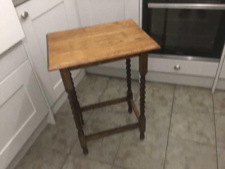Antique solid oak barley twist, occasional table in excellent condition