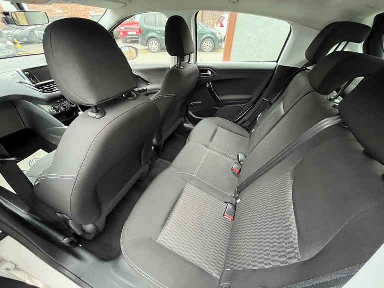 2016 Peugeot 208 1.2 PureTech 82 Active 5dr HATCHBACK Petrol Manual