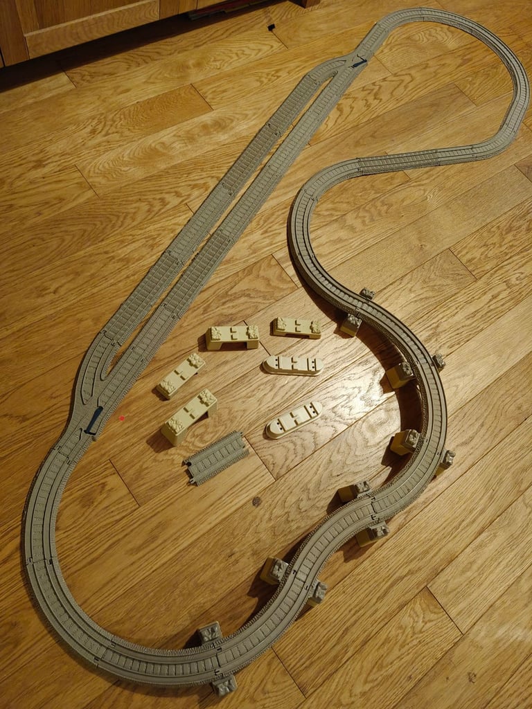 46 Pieces Bundle Thomas the Tank Engine & Friends Trackmaster Beige Track Fisher Price