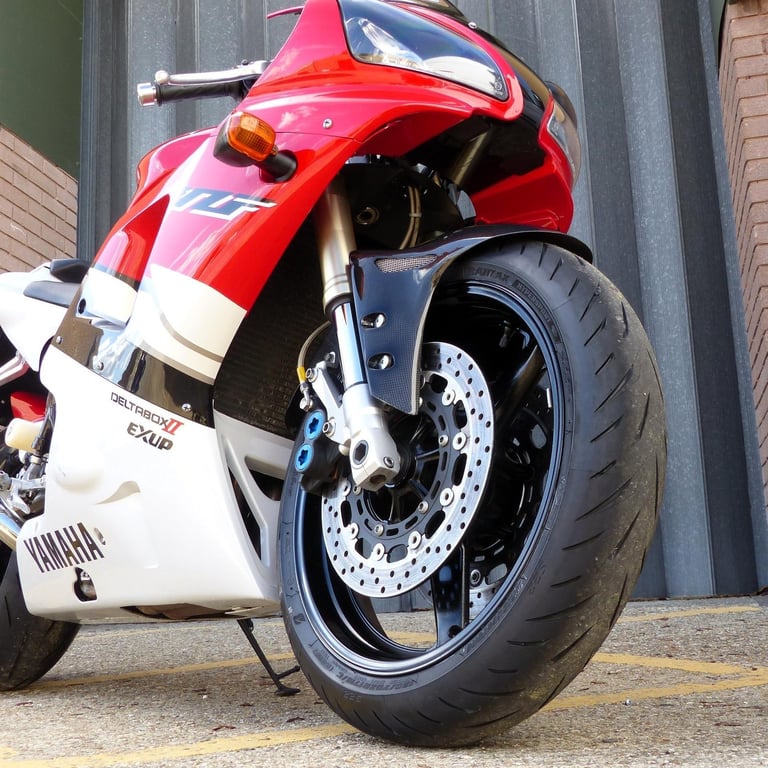 2000 Yamaha YZF-R1 – Increasingly Rare, Superb Condition, Only 13,239 Miles