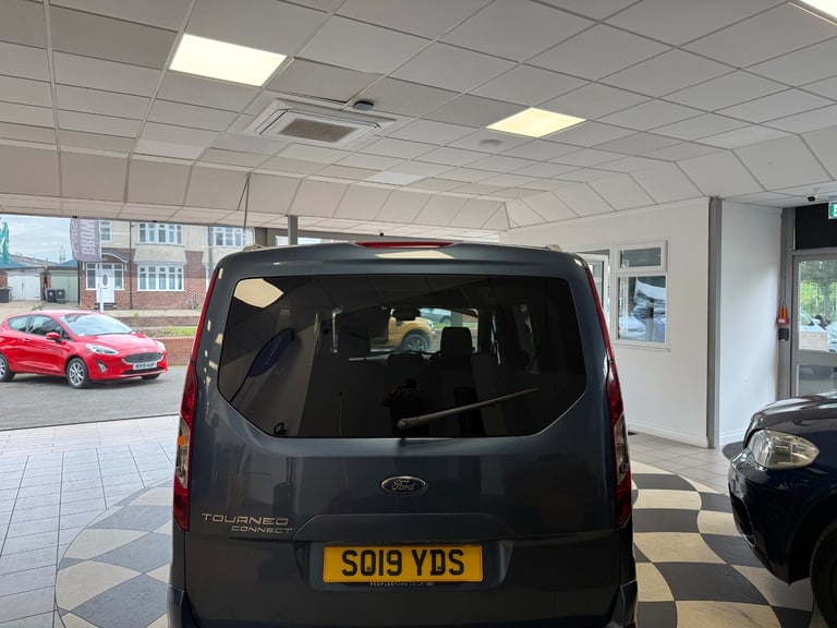 2019 Ford Grand Tourneo Connect 1.5 EcoBlue 120 Titanium 5dr MPV Diesel Manual
